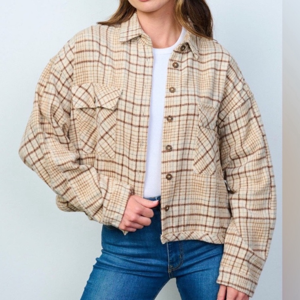Carly Jean Los Angeles Plaid Cropped Shacket Jacket Beige Brown Size Large